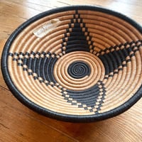 ルワンダ　バスケット　M