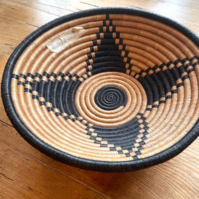 ふみ:ルワンダバスケット／アフリカンバスケット　ウォールデコレーション ルワンダ バスケット M | mandrake