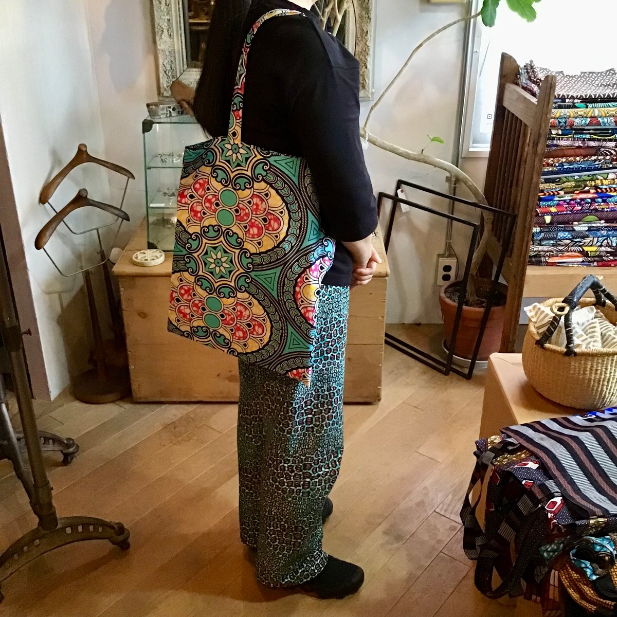 あきさん アフリカンバティック zakuchiku LOGO バッグ fit=scale-down,w=1200