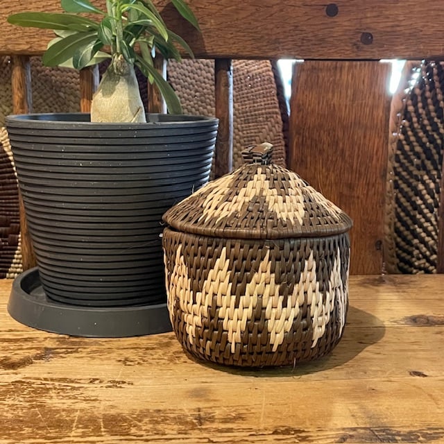 南アフリカ/ズールー族のバスケット/ボウル型/かご/民芸 楽天市場】南アフリカ/ズールー族のバスケット/ボウル型/かご/皿