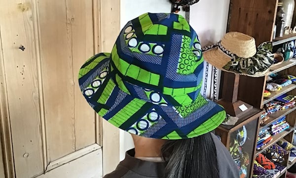 ハンドメイド　パッチワークアフリカ生地　パッチワーク　日傘(大) DIY☆アフリカ布が好きすぎて(*'ω'*)パッチワークでも映える！三角形
