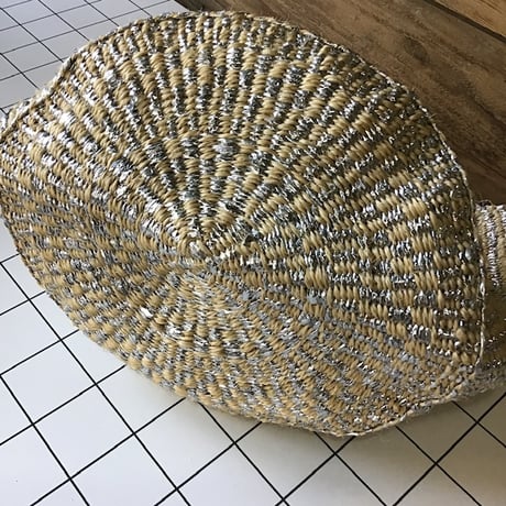 プラスチックサイザルバッグ　　ハンドル短 フラッグ プラチナxサンドベージュ