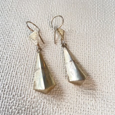 アフリカンプリミティブピアス 軟骨ピアス とかげリザー 爬虫類[品番：RINA0001116]｜ボディ