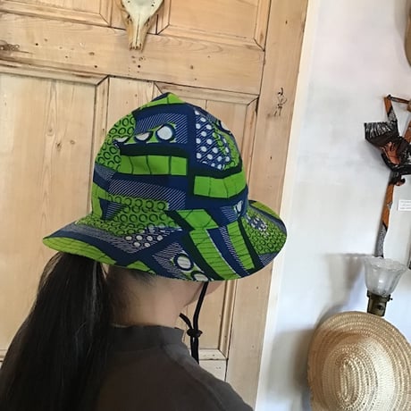 アフリカンバティック　メトロハット　顎紐付き
