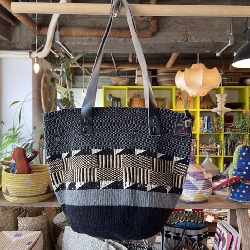 新品★アクリルサイザルバッグ 中 平革ハンドル黒 MANGOROBE |マンゴロベ】アクリルサイザルバッグ 中 平革