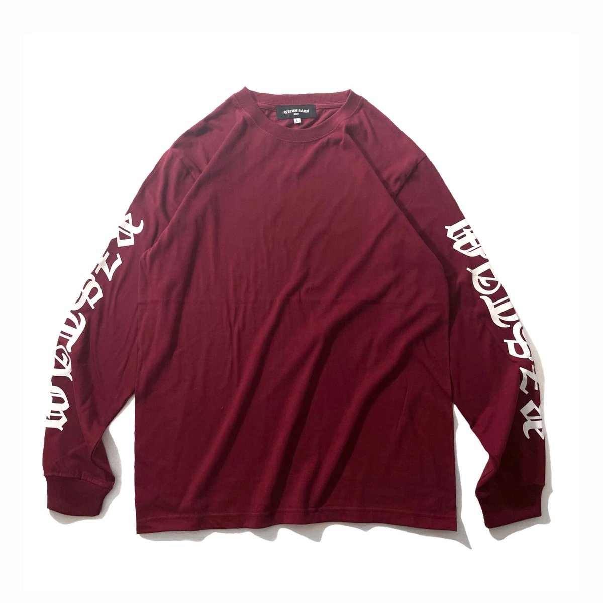 Old English L/S Tee(BORDEAUX) | RZSTAM RARM（レジス...