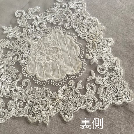 イタリアンレース テーブルセンター WH/BE