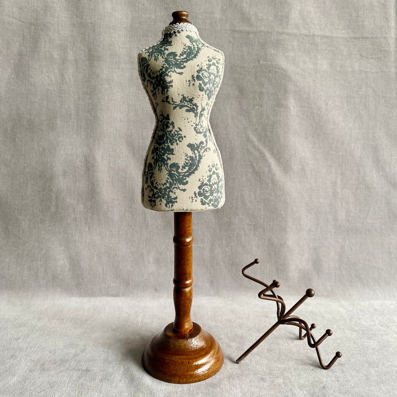 マネキン型　フラワースタンド アンティーク調　インテリアオブジェ　置物 マネキン型 フラワースタンド アンティーク調 インテリアオブジェ 置物