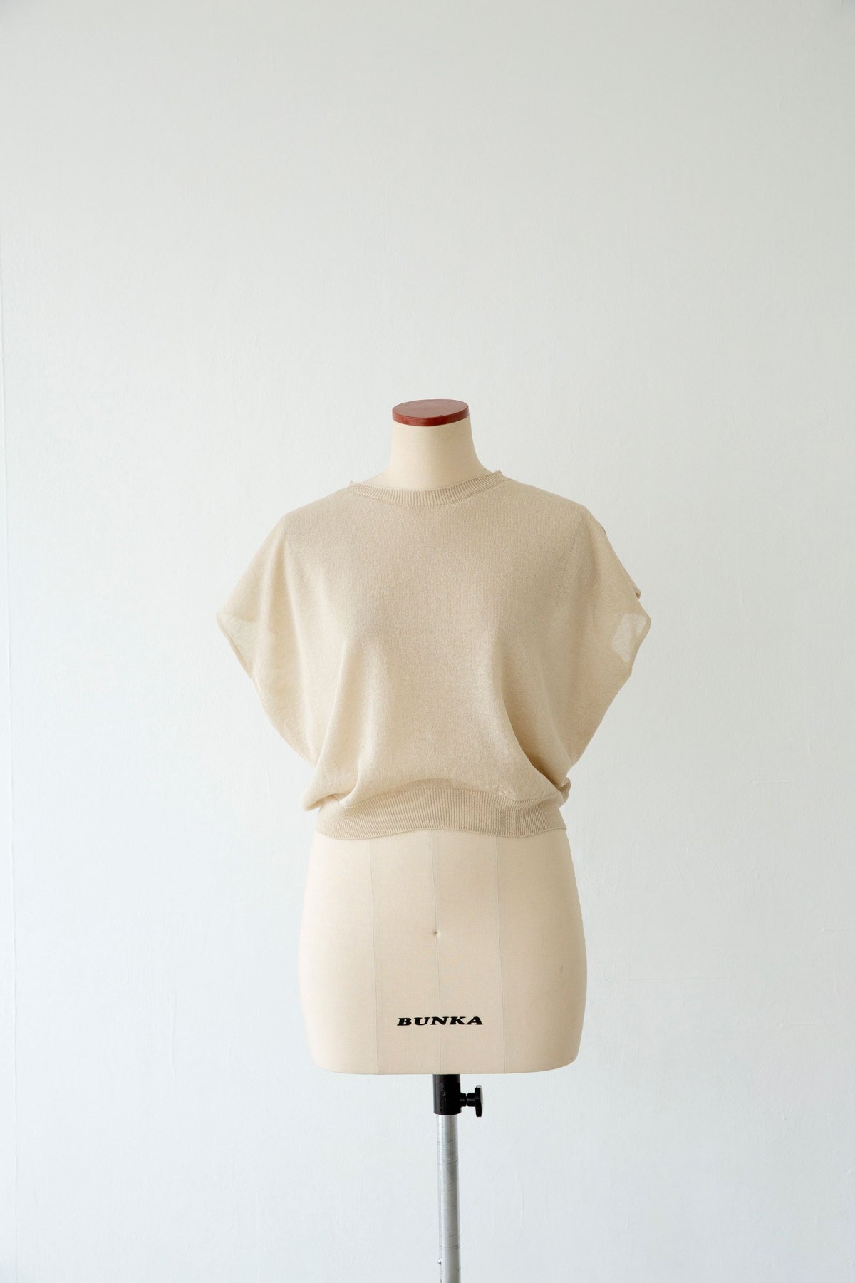 【完売】アパルトモン★Off shoulder Top★ 完売】アパルトモン☆Off shoulder Top☆ - メルカリ