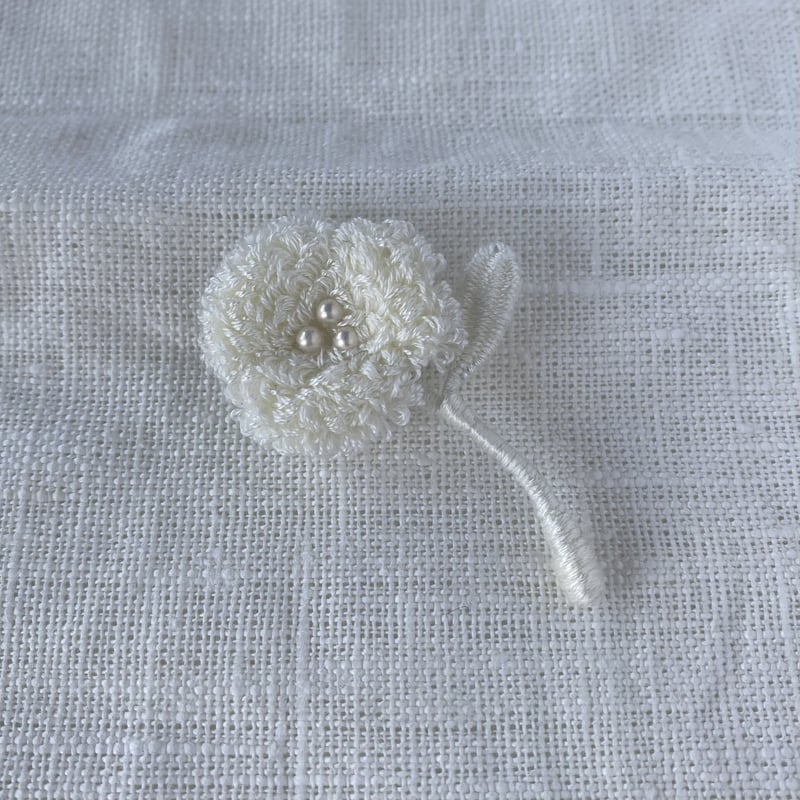 白珊瑚　ブローチ　花と鈴 受注製作】2025ver ホワイトローズスワンのブローチ 白鳥の湖