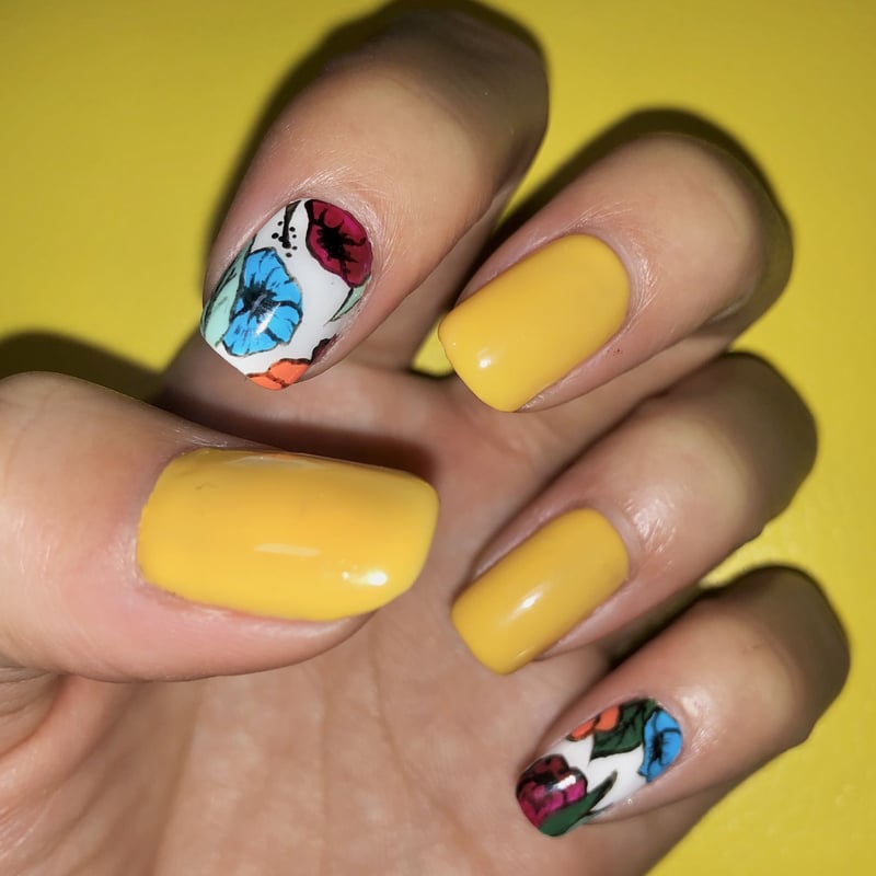 9. レトロ柄マスタードネイル | JigSAW NAIL