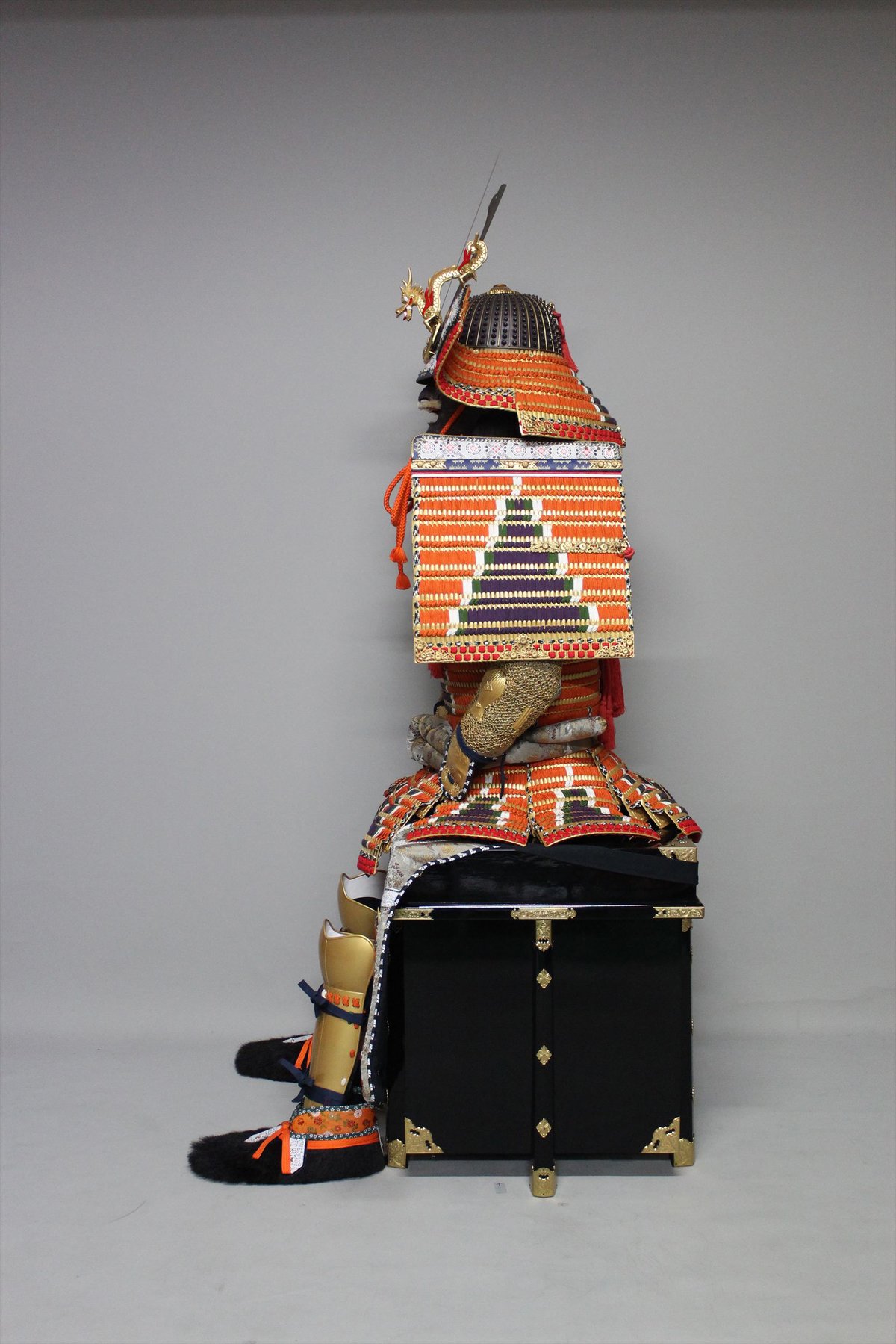草冠 玉座 ×2 O-004】金小札沢潟威二枚胴具足 | 甲冑工房丸武