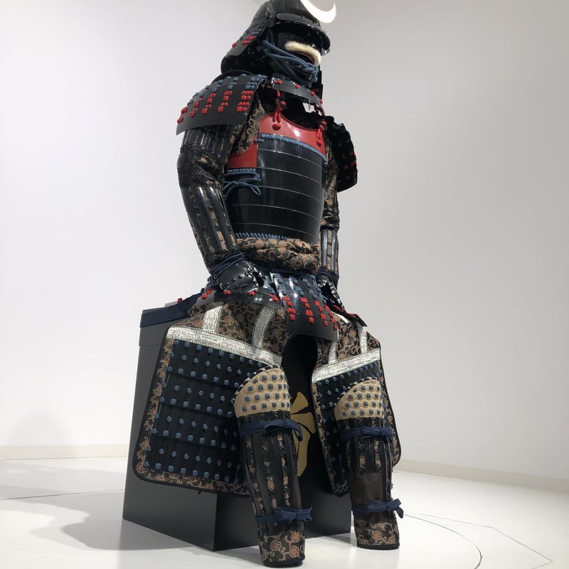 O-055】紺赤糸威胸取黒桶側二枚胴具足・十二間兜(手時代塗 O-055】紺赤糸威胸取黒桶側二枚胴具足・十二間兜(手時代塗