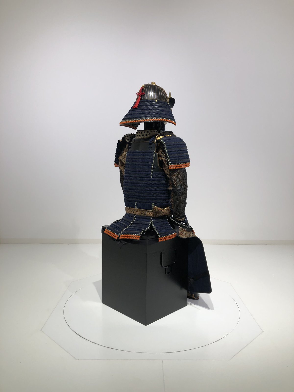 O-015】△濃紺糸威当世小札二枚胴具足 | 甲冑工房丸武