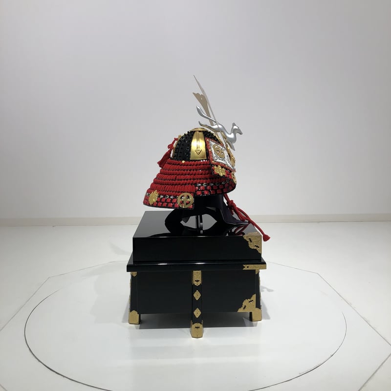 大小セット　黒漆爪赤　木製 O-003-K】赤糸威本大札大鎧（兜のみ） | 甲冑工房丸武