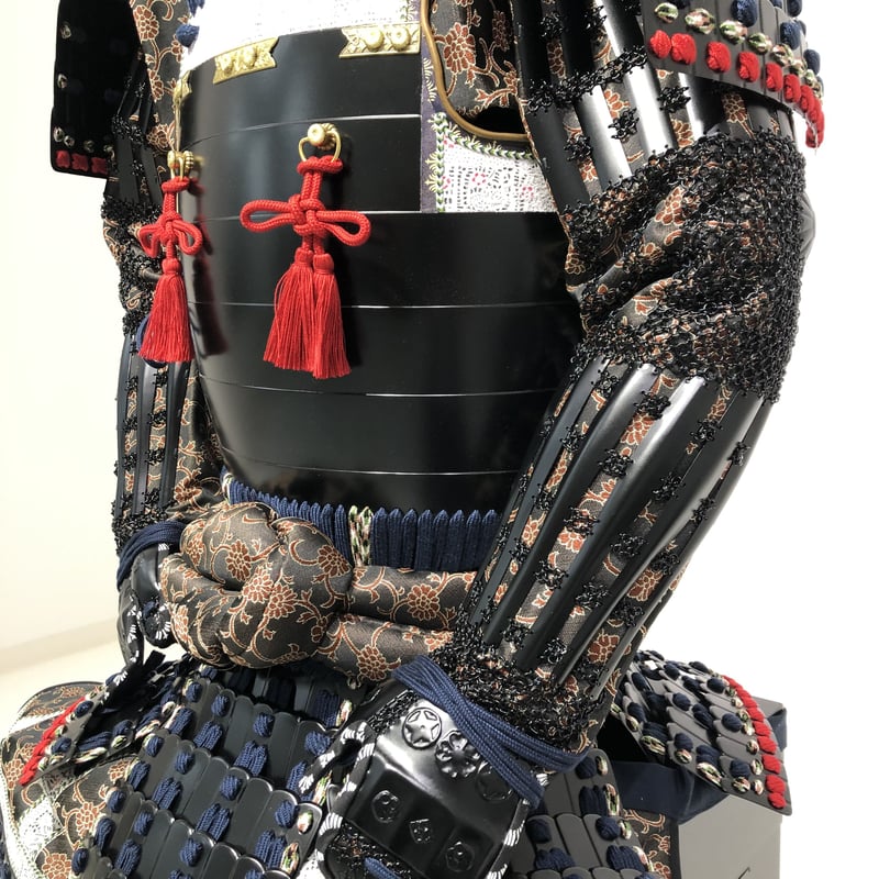 O-047】○濃紺糸威伊予素懸二枚胴具足(艶消塗) | 甲冑工房丸武 O-047】○濃紺糸威伊予素懸二枚胴具足(艶消塗) | 甲冑工房丸武