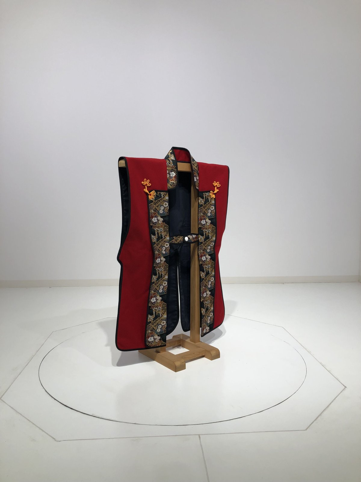 B-051-1】陣羽織 (赤羅紗) | 甲冑工房丸武