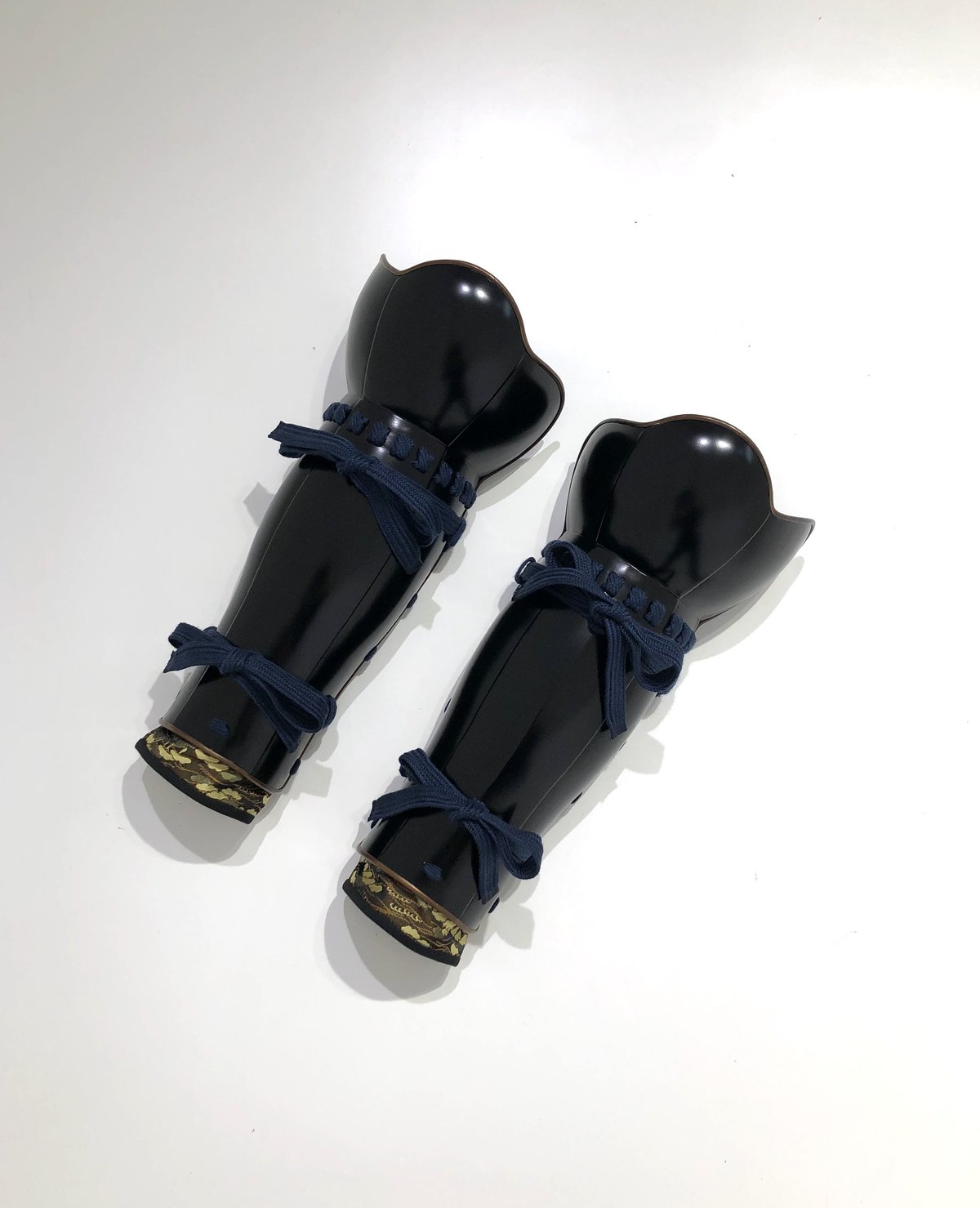 美品甲冑　脛当　黒艶消塗中立拳臑丸武産業 fit=scale-down,w=1200