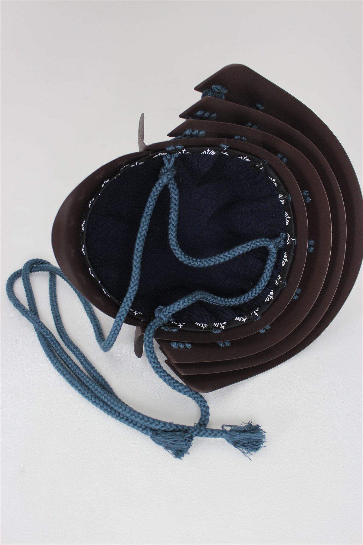 O-053-K】紺糸威鉄錆笠鋲二枚胴具足（頭形）（兜のみ） | 甲冑工房丸武