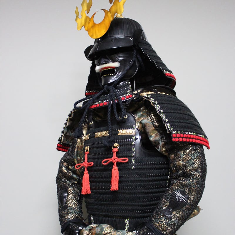 O-016】黒糸威当世小札二枚胴具足 | 甲冑工房丸武 O-016】黒糸威当世小札二枚胴具足 | 甲冑工房丸武