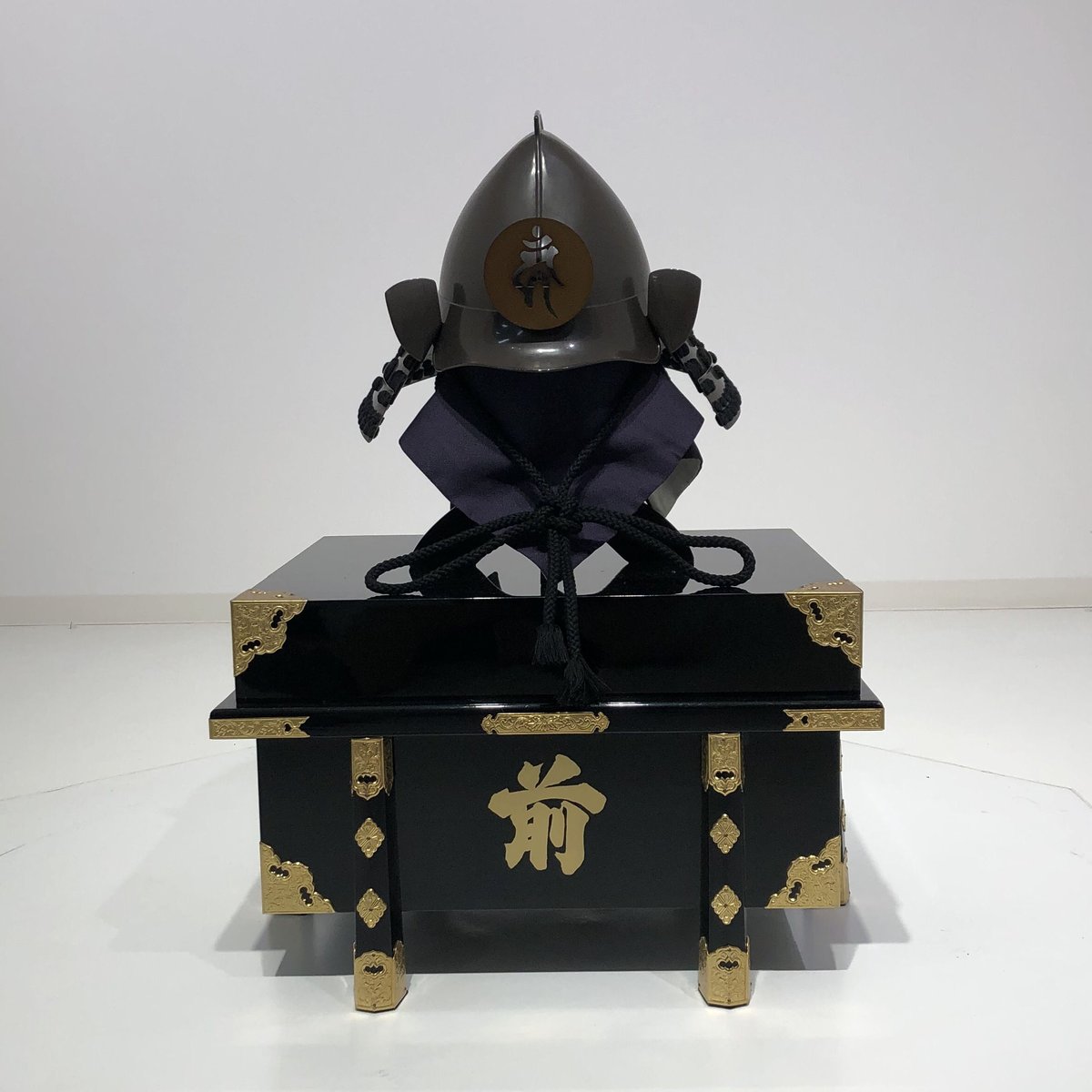 O-069-K】○黒糸威胸取鎬二枚胴具足(兜のみ) | 甲冑工房丸武 O-069-K】○黒糸威胸取鎬二枚胴具足(兜のみ) | 甲冑工房丸武