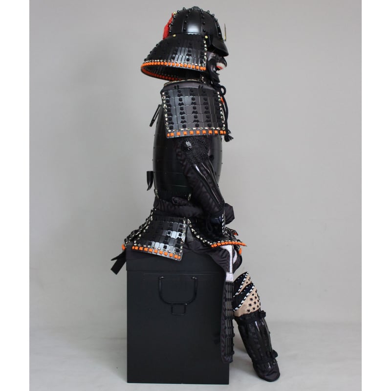O-049】黒糸威黒艶消鋲綴二枚胴具足(厳星兜) | 甲冑工房丸武 O-049】黒糸威黒艶消鋲綴二枚胴具足(厳星兜) | 甲冑工房丸武