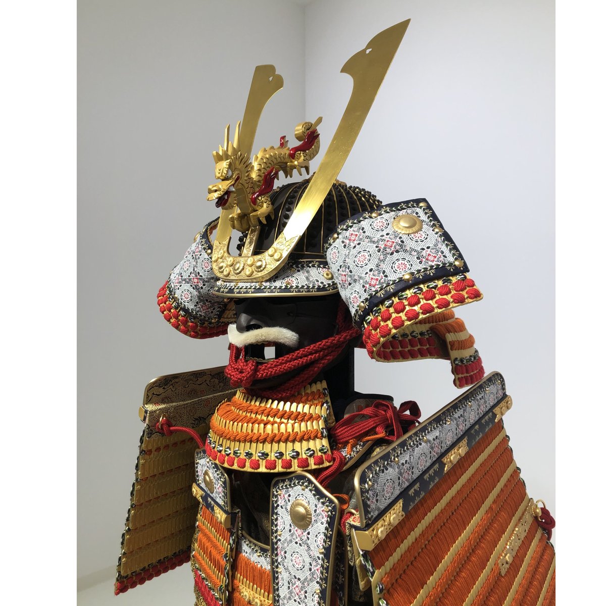 O-006】金小札緋威二枚胴具足 | 甲冑工房丸武 O-006】金小札緋威二枚胴具足 | 甲冑工房丸武