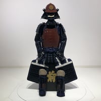 O-053】紺糸威鉄錆笠鋲二枚胴具足（頭形兜） | 甲冑工房丸武