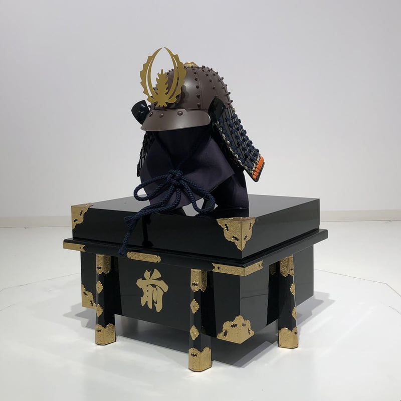 甲冑工房丸武製　紺糸威鉄錆笠鋲二枚胴具足　等身大 O-037】紺糸威大袖黒二枚胴具足 | 甲冑工房丸武