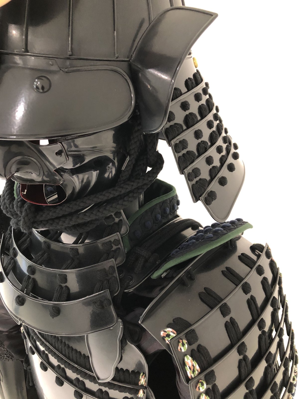 O-036】黒糸威縦矧二枚胴具足 | 甲冑工房丸武 O-036】黒糸威縦矧二枚胴具足 | 甲冑工房丸武