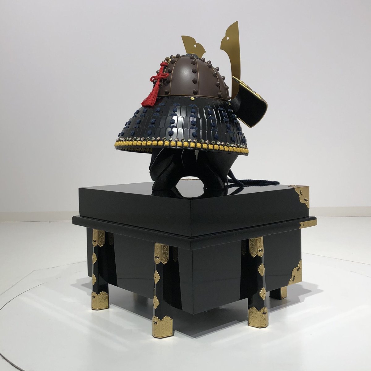 O-046-K】紺糸威鉄錆笠鋲二枚胴具足（兜のみ） | 甲冑工房丸武