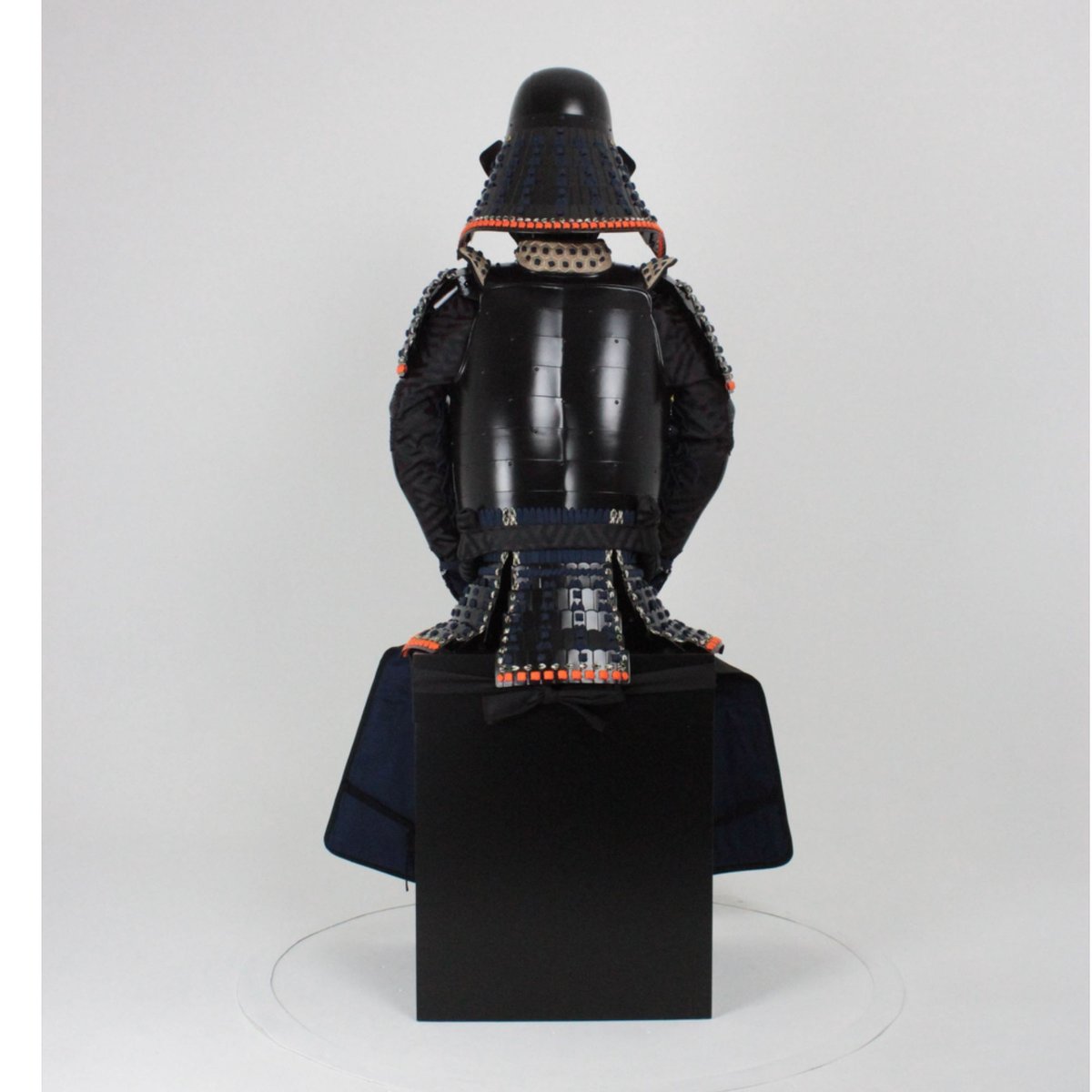 O-050】紺糸威黒艶消鋲綴二枚胴具足(頭形兜) | 甲冑工房丸武 O-050】紺糸威黒艶消鋲綴二枚胴具足(頭形兜) | 甲冑工房丸武