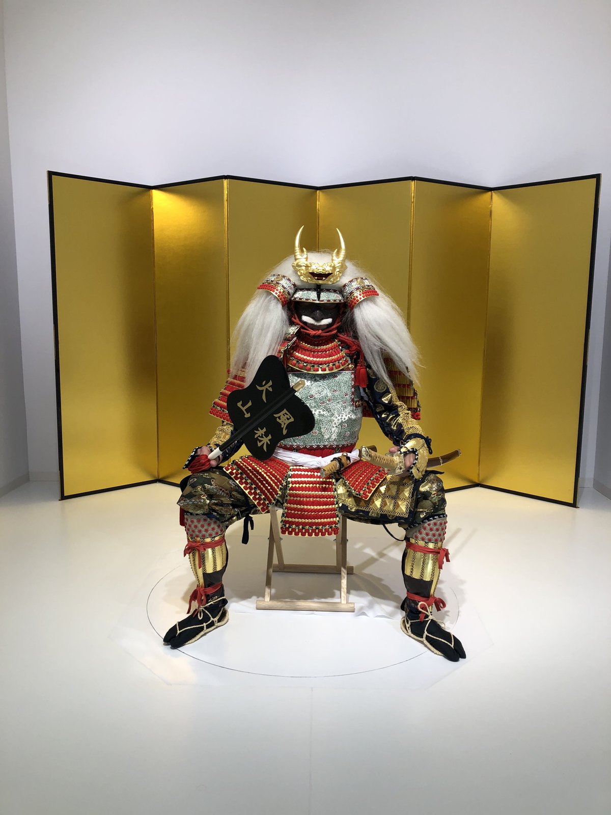 武具 采配 甲冑 鎧兜 軍配 甲冑/鎧 黒漆塗本小札紺糸毛引威二枚胴具足(BU-070123)｜刀