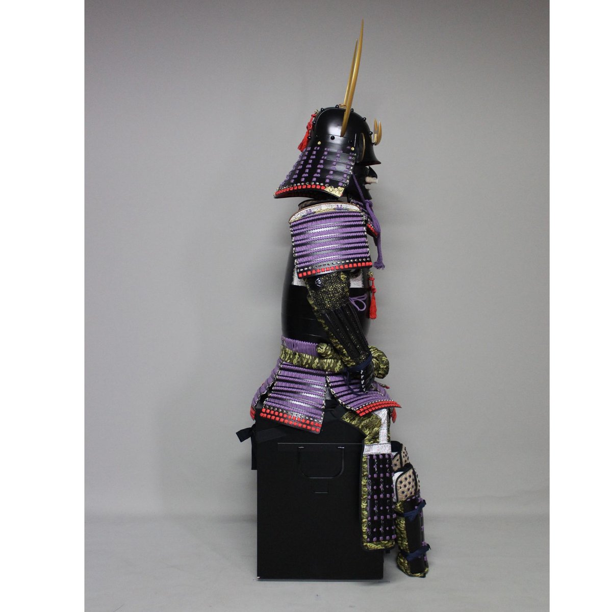 O-040】紫糸威平角脇立ニ枚胴具足 | 甲冑工房丸武 O-040】紫糸威平角脇立ニ枚胴具足 | 甲冑工房丸武