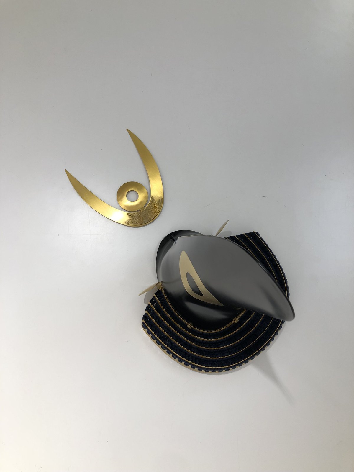 加藤清正　真鍮製　三日月形　オブジェ　エンブレム 加藤清正 真鍮製 三日月形 オブジェ エンブレム 加藤清正 | 株式