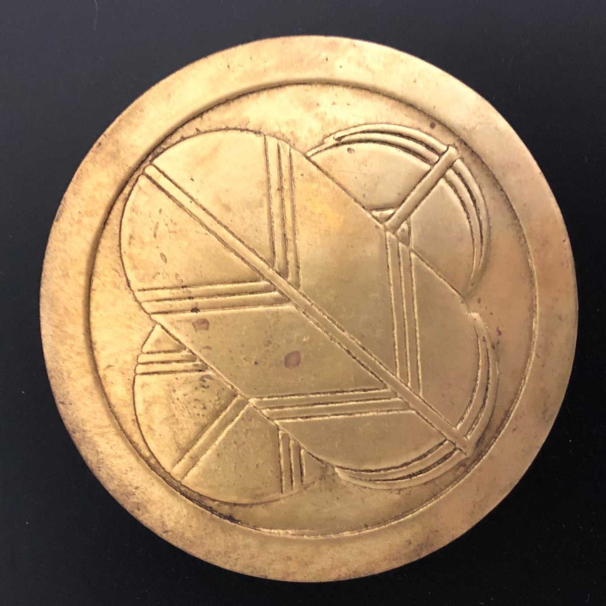 K-040】前立 丸に違い鷹の羽 | 甲冑工房丸武