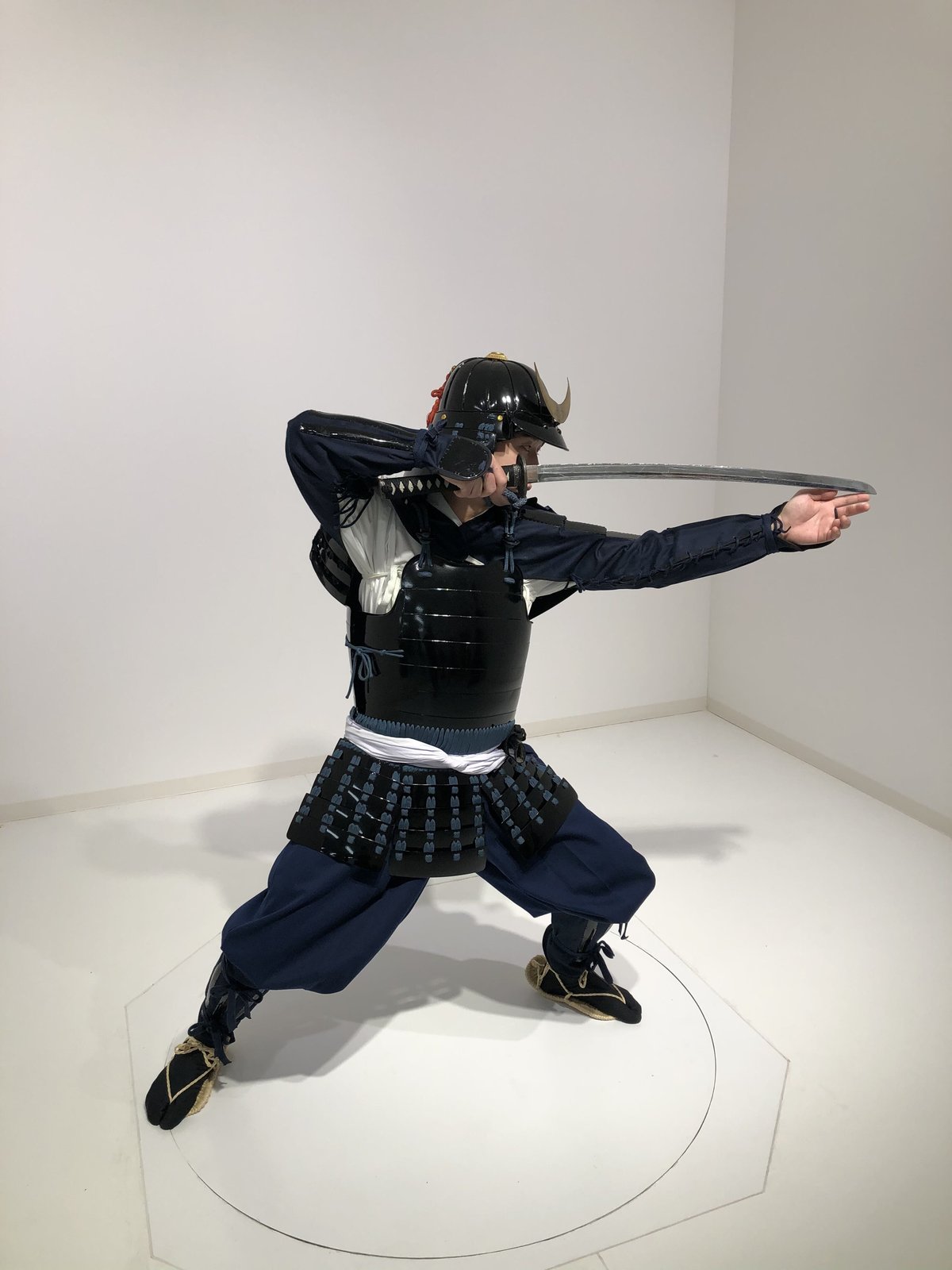 現代甲冑・等身大】◎紺白茶糸縅◎二枚胴◎【展示品】 現代甲冑・等身大】◎紺白茶糸縅◎二枚胴◎【展示品】