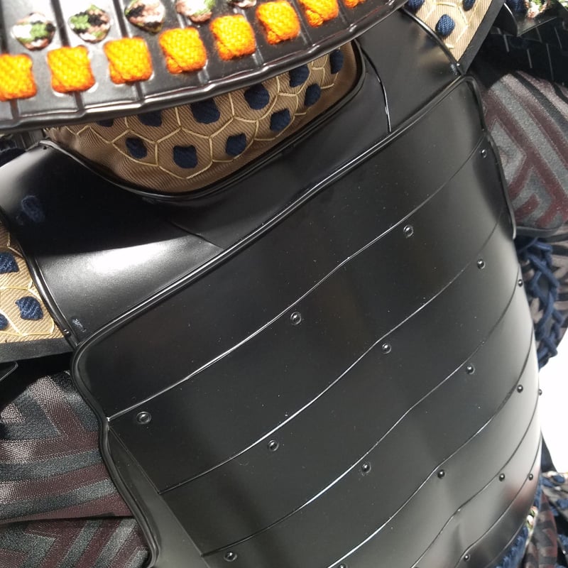 O-050】紺糸威黒艶消鋲綴二枚胴具足（頭形兜） | 甲冑工房丸武