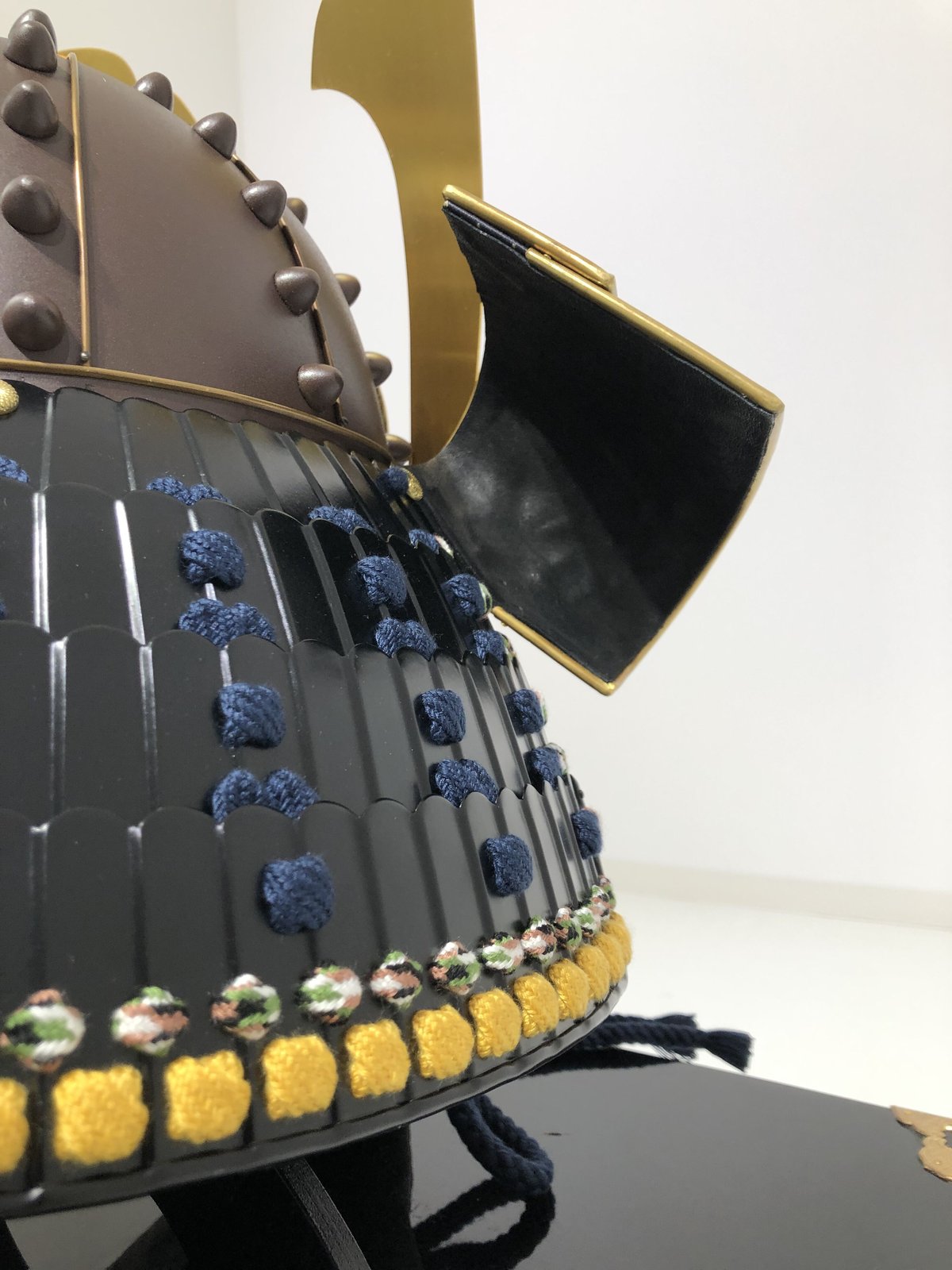 O-046-K】紺糸威鉄錆笠鋲二枚胴具足（兜のみ） | 甲冑工房丸武