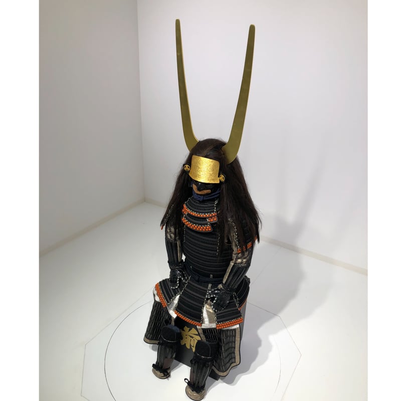 ねこ武将∠(｀∇´)ゝ　まる白猫　赤甲冑　赤兜(真田形) 大一点のみ fit=scale-down,w=1200
