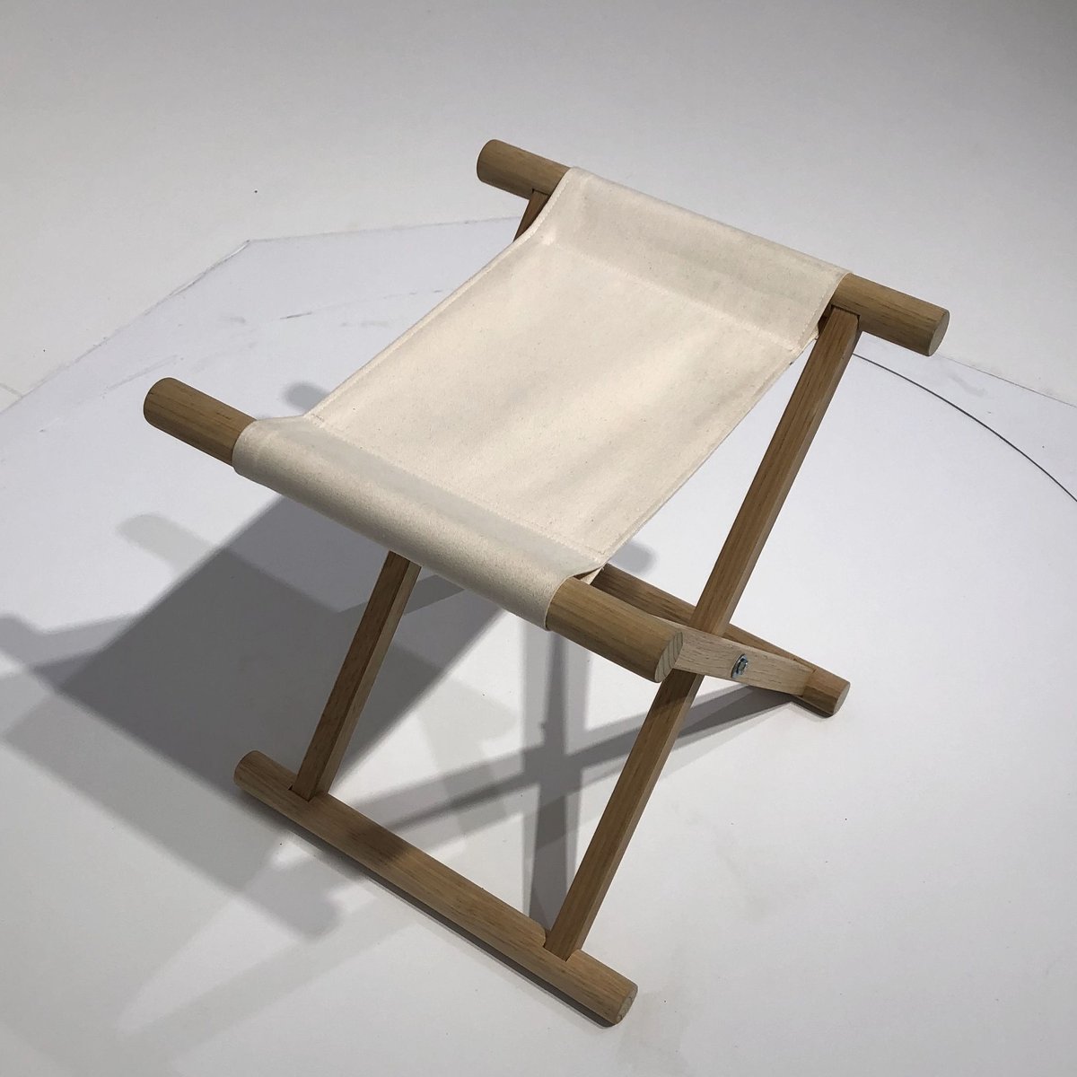 日本海軍携帯折り畳み床几（実物) 日本海軍携帯折り畳み床几（実物)