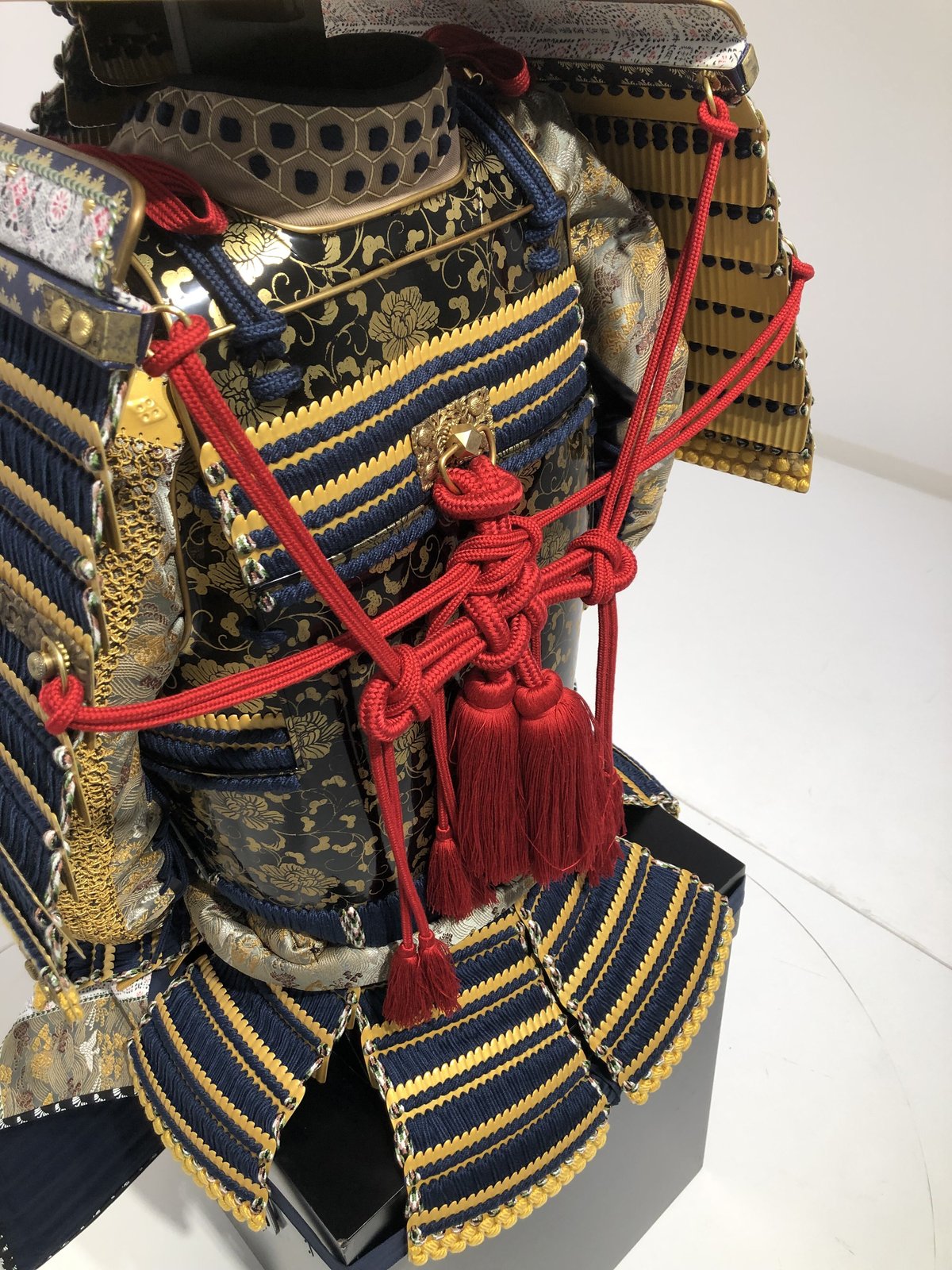 O-024】紺糸威仏ニ枚胴具足 | 甲冑工房丸武 O-024】紺糸威仏ニ枚胴具足 | 甲冑工房丸武