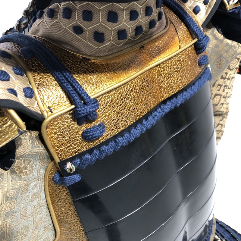 美品！丸武工房製　等身大甲冑　紺糸威伊予札二枚胴具足 紺糸威仏二枚胴具足／ホームメイト