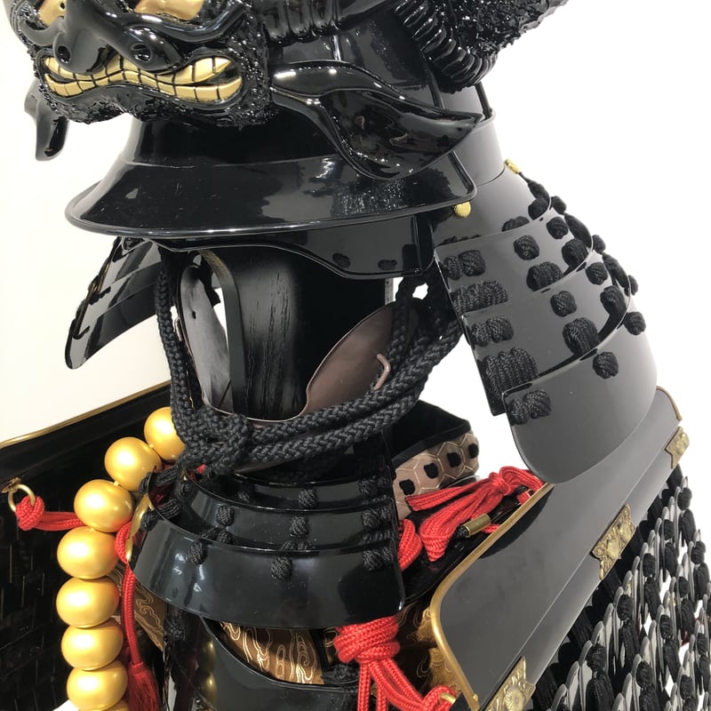 昔の鎧、鉄製 大鎧 裾裏10号 黒小札鉄紺縅中紅 イブシ銀鍍金【1点限り