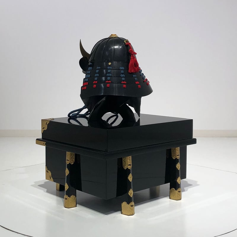 O-055-K】紺赤糸威胸取黒桶側二枚胴具足（十二間）（兜のみ