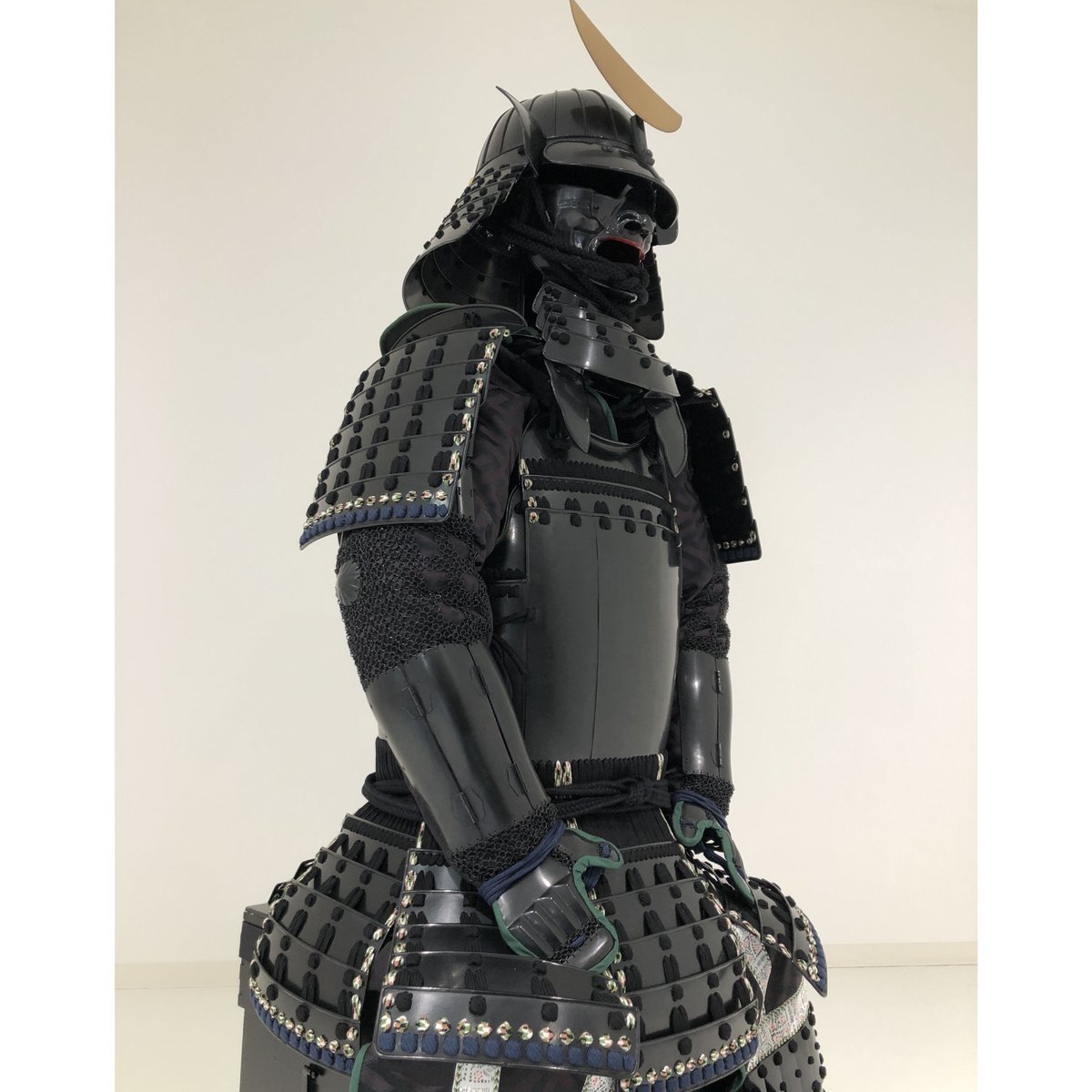 O-036】黒糸威縦矧二枚胴具足 | 甲冑工房丸武 O-036】黒糸威縦矧二枚胴具足 | 甲冑工房丸武