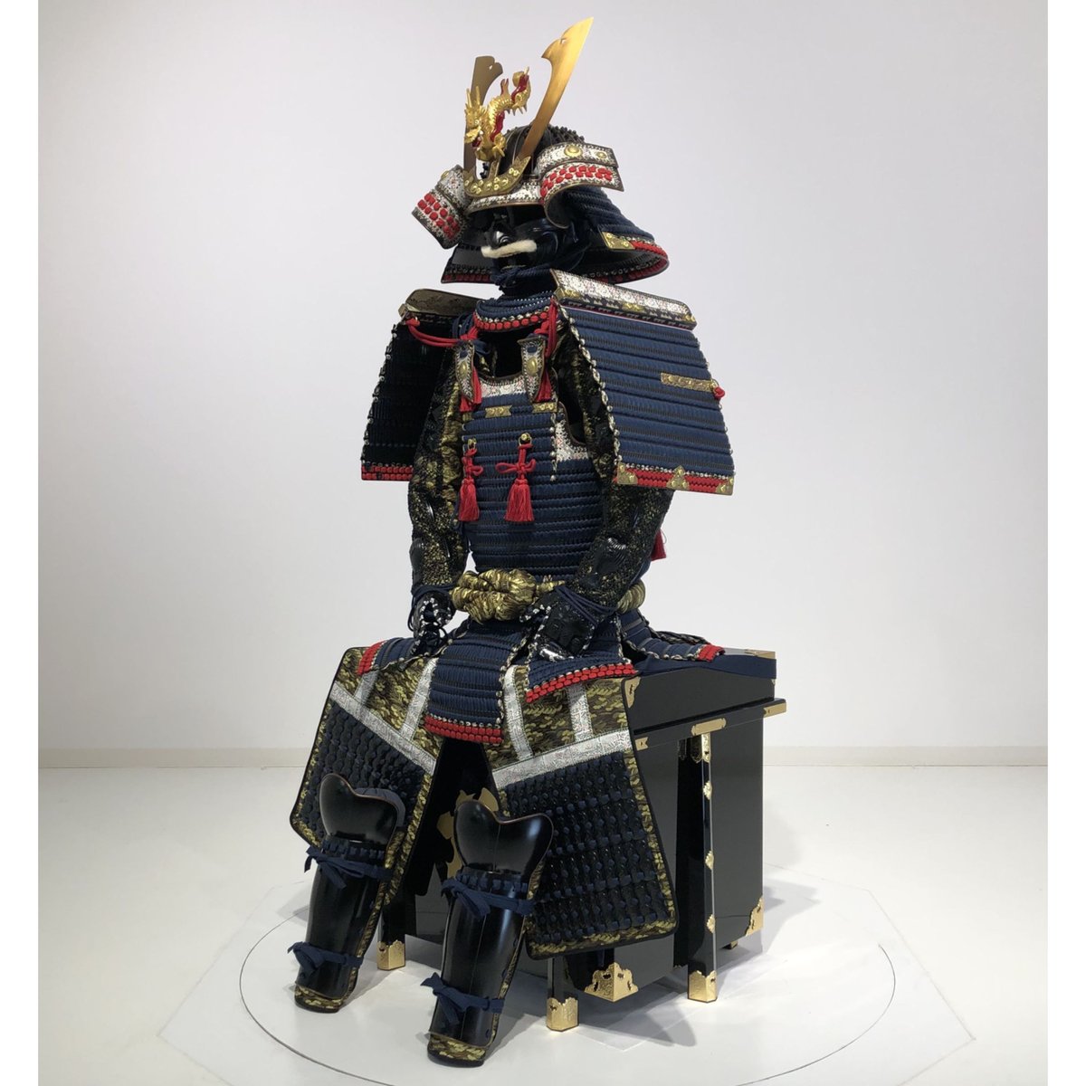 O-013】○紺糸威毛引二枚胴具足(艶消塗) | 甲冑工房丸武 O-013】○紺糸威毛引二枚胴具足(艶消塗) | 甲冑工房丸武