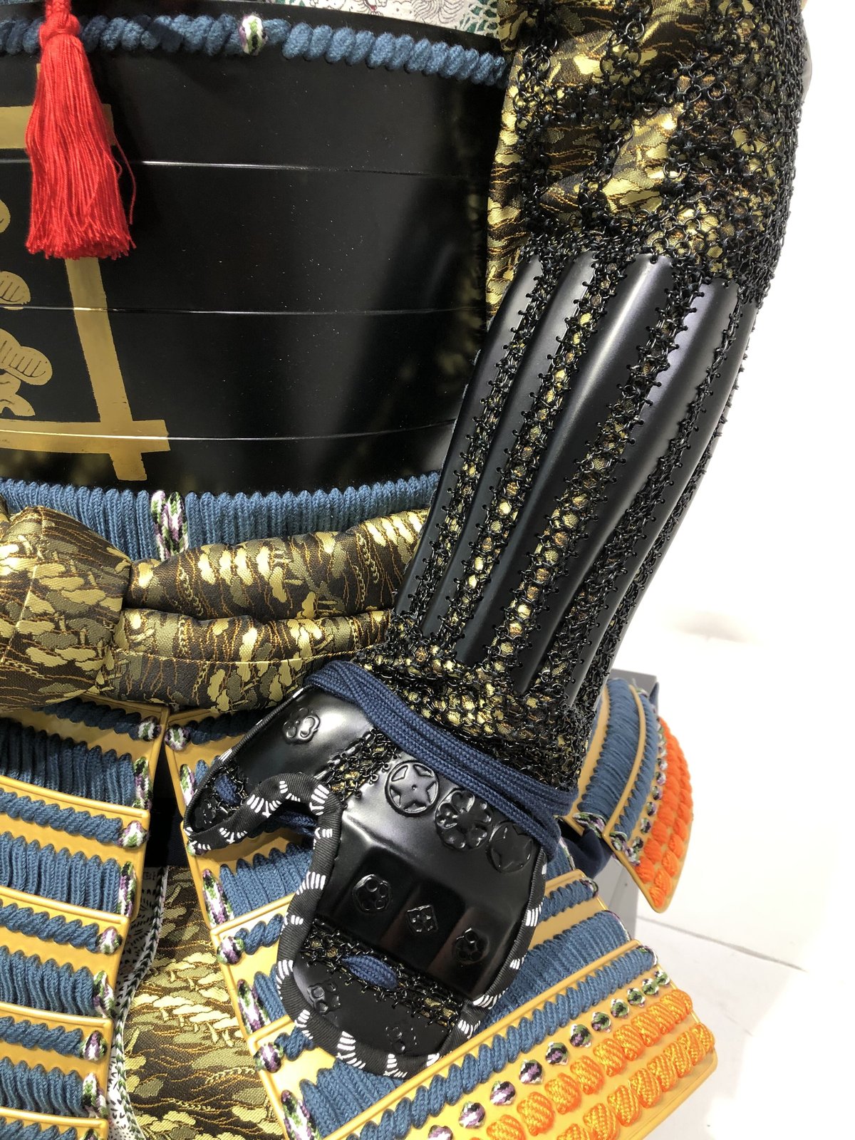 O-032】紺糸威胸取二枚胴具足 | 甲冑工房丸武 O-032】紺糸威胸取二枚胴具足 | 甲冑工房丸武