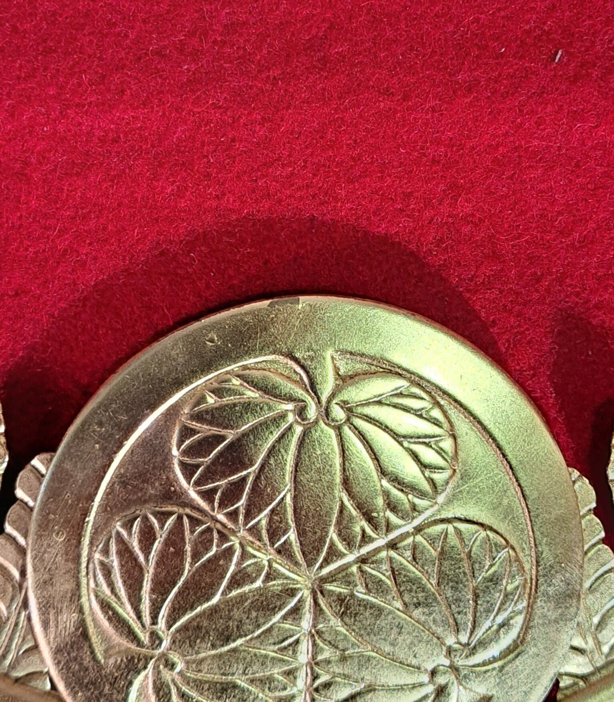 アウトレット前立 徳川家康 羊歯三つ葉葵（金箔） 子供用 (角元2