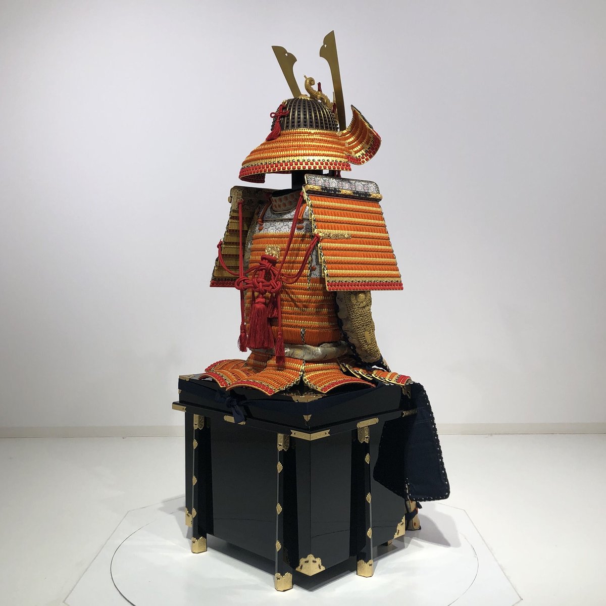 胴当世素掛　緋縅　金屏風 胴当世素掛緋縅金屏風